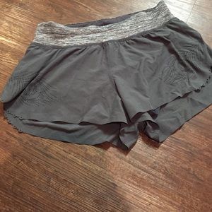 Lululemon shorts size 4