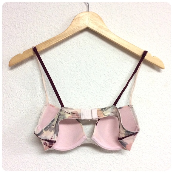 ❌BUNDLED❌CALVIN KLEIN bra - Picture 2 of 4