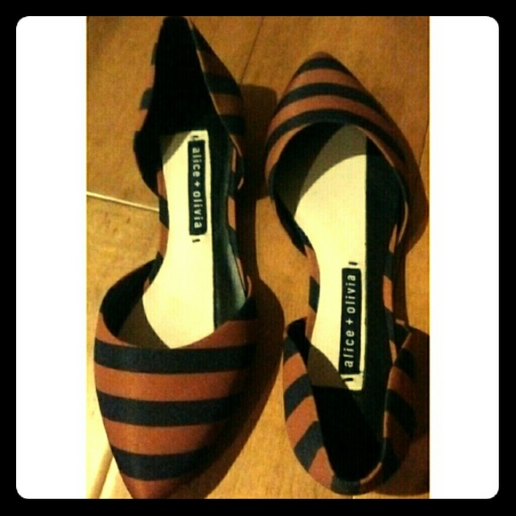 NWOB Alice + Olivia striped flats