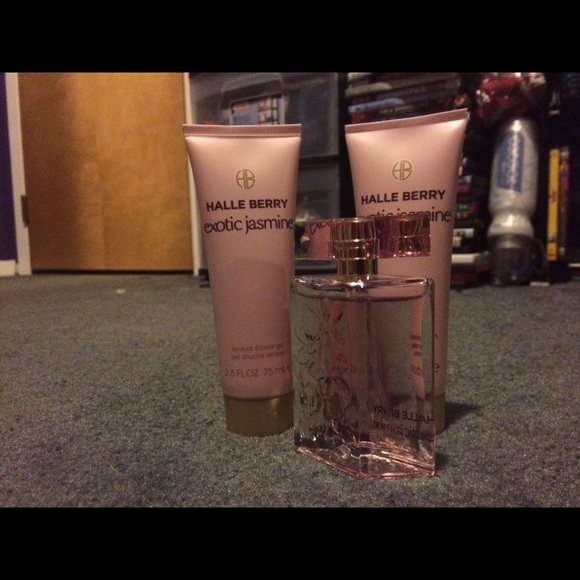Halle Berry: Exotic Jasmine NWOT
