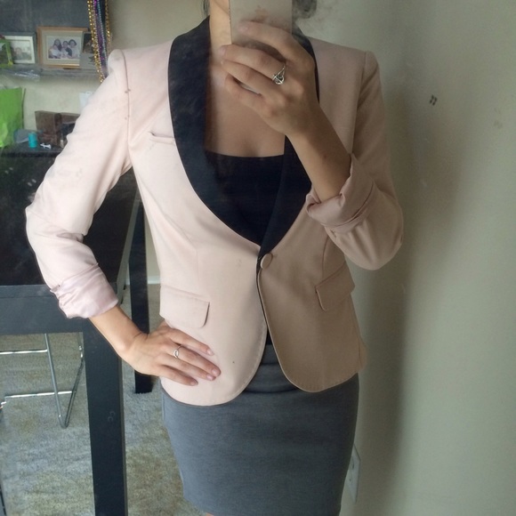 🚫SOLD🚫 Pink and Black Blazer - Picture 2 of 4