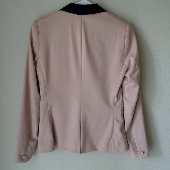 🚫SOLD🚫 Pink and Black Blazer - Picture 4 of 4