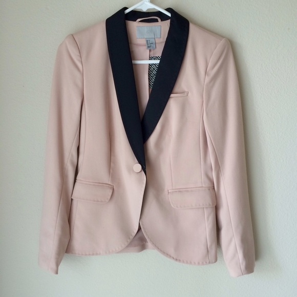 🚫SOLD🚫 Pink and Black Blazer - Picture 3 of 4