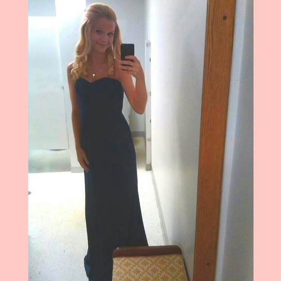 Floor length Navy Blue Gown w/ sweetheart neckline