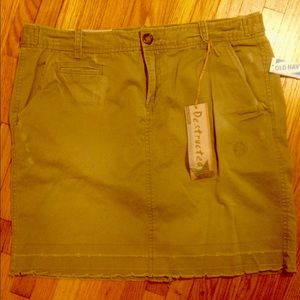 Old Navy 'Destructed' Kaki SKIRT. Sz. 8