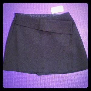 NWT Woven Jacquard asymmetrical Mini Skirt, Small