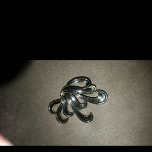 Gold tone Vintage Fashion Brooch