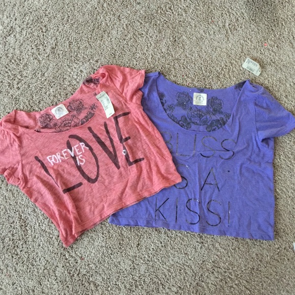 2 AE CROP TOPS❤️