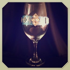 Bejeweled- wine glass ORDER FROM BACKUP PAGE @cymoneelysse2
