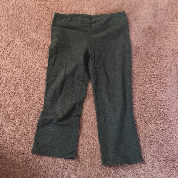 GAP cropped exercise pants