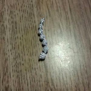 Leo 14kt white gold pendant