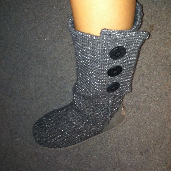 NEED GONE! Grey cardigan authentic 💕😍