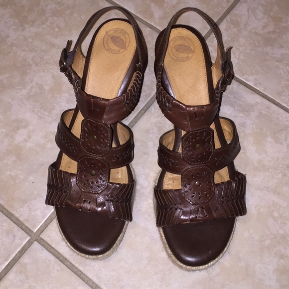 Nurture Dark Brown Wedges