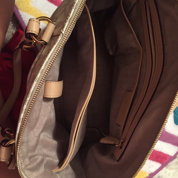 Authentic MK tote that I have only used twice! - Picture 3 of 4