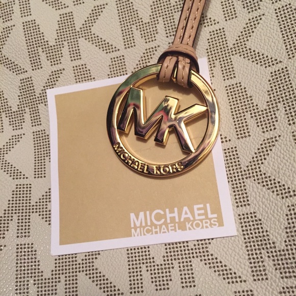 Authentic MK tote that I have only used twice! - Picture 4 of 4