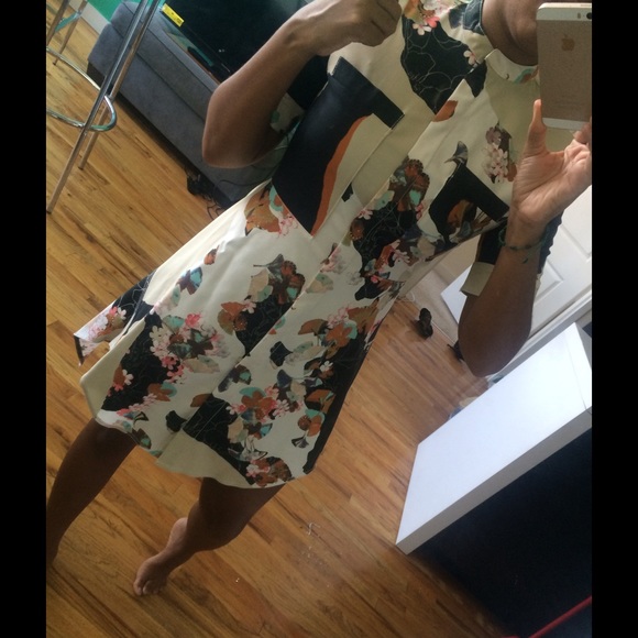 Versatile floral dress. Can be worn any season!