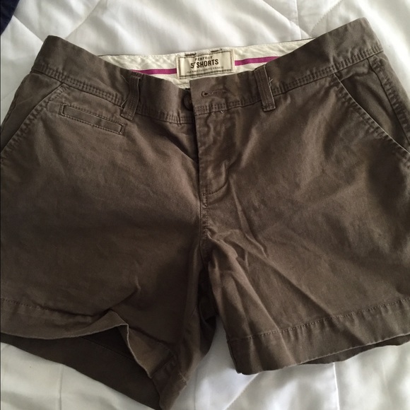 Old navy khaki shorts size 6