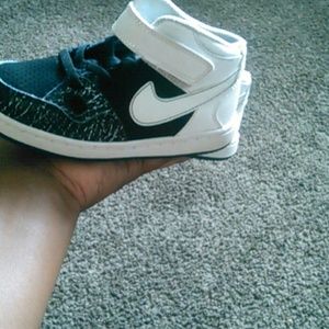 Childs Nikes