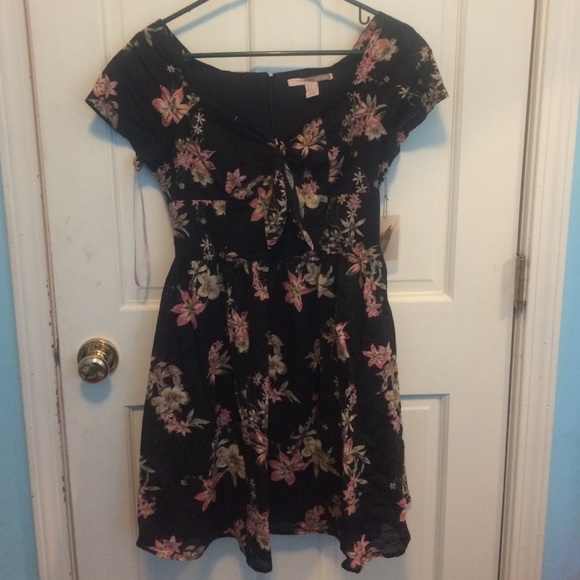 Floral forever 21 dress. BRAND NEW!