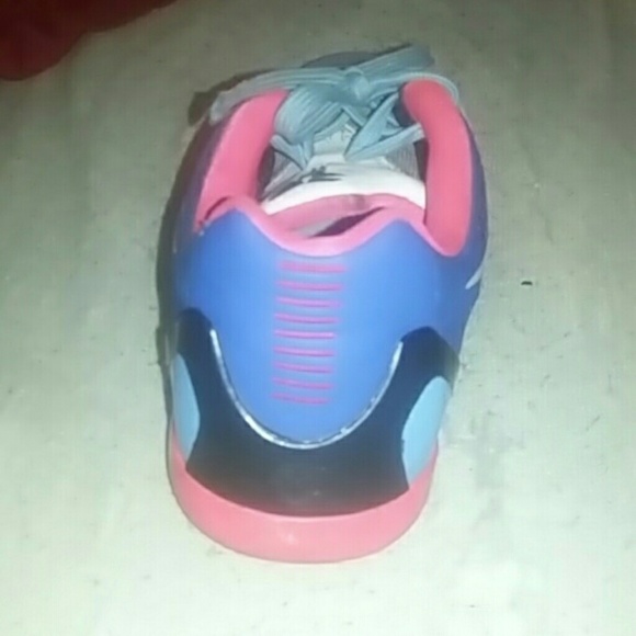 Kobe 9 - Picture 2 of 4