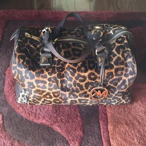Michael Kors handbag. Never been used!!!