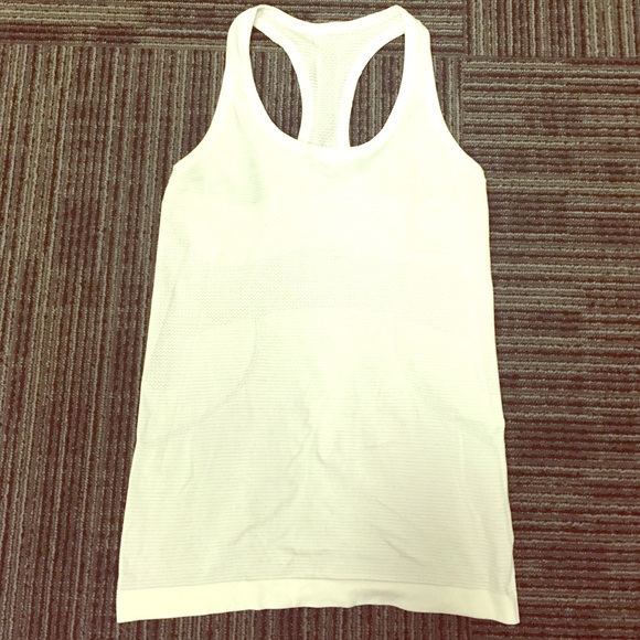 Lululemon Run Swiftly tank.