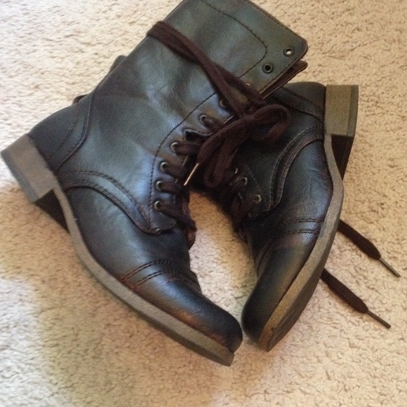Size 6 black brown combat boots