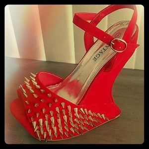 Spiked wedge