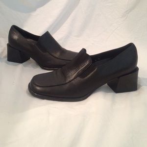 Authentic leather healed shoes