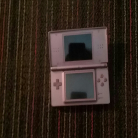Ds - Picture 3 of 3