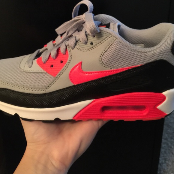 Nike Shoes - Brand new Nike air max size 8. Grey/black/hyperred