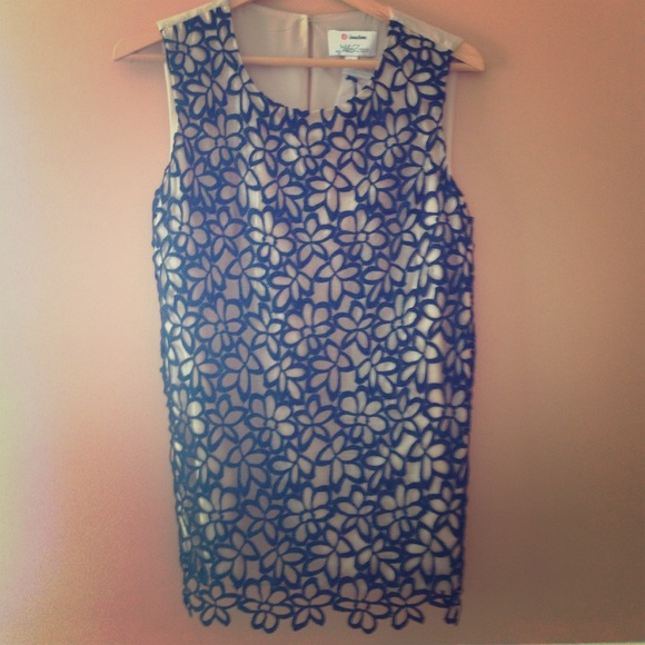 Neiman Marcus sleeveless top