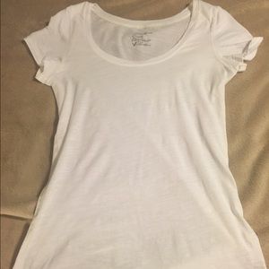 (Size small/medium) white American Eagle T-shirt