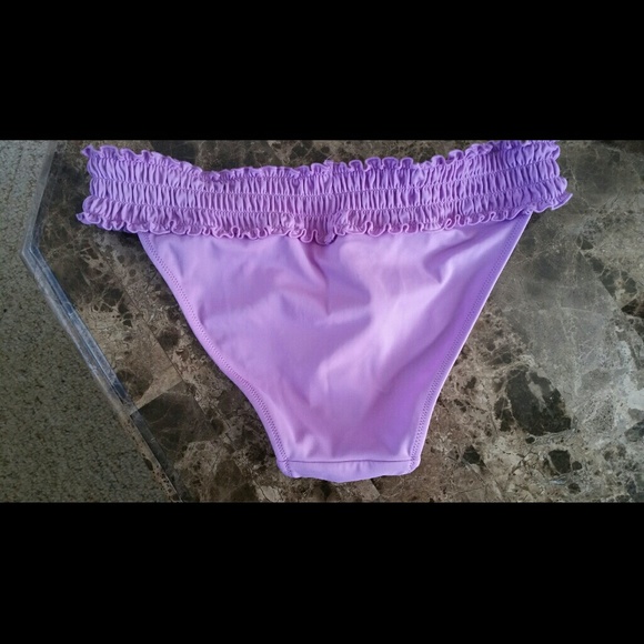 Bikini - Picture 4 of 4