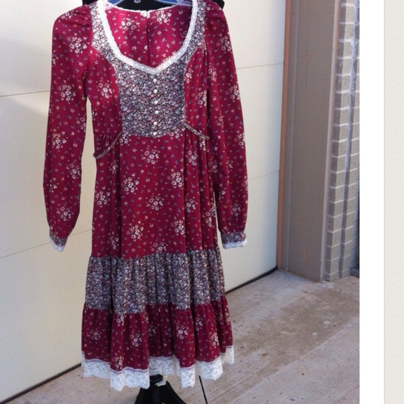 Vintage Pretty Peasant Dress