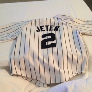 Majestic NY Jeter #2 size 3T jersey