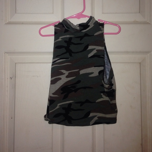 Crop top