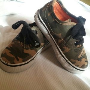 *** SOLD *** Airwalk shoes