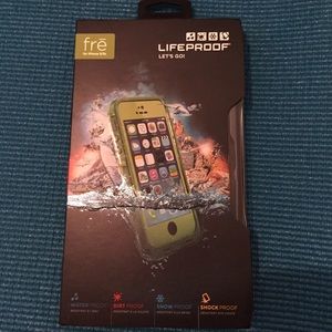 Green Lifeproof iPhone 5/5s frē case
