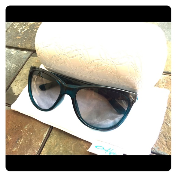 Oakley Cateye Sunglasses