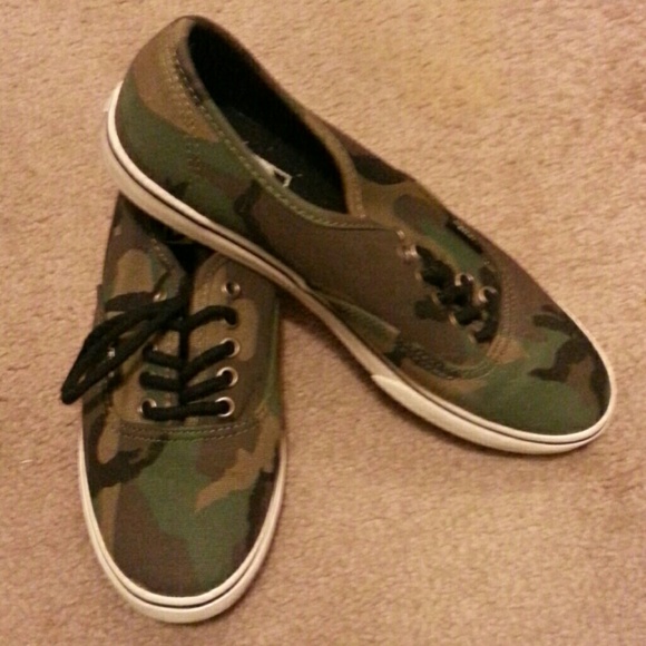 Army Camo Vans NWOT