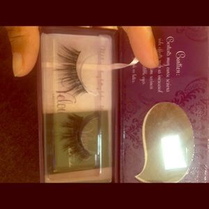 Velour false lashes