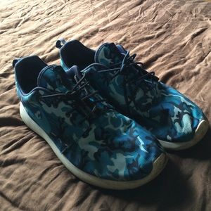 Nike blue camo roshe runs very comfortable