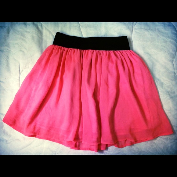 Basic versatile skirt - Picture 1 of 1
