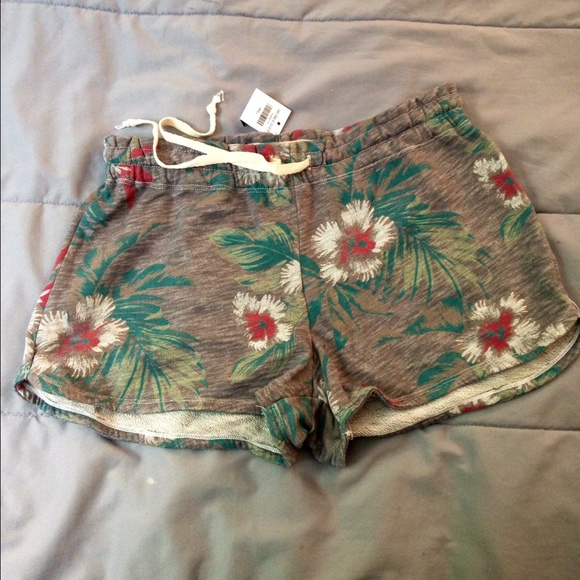 Hollister Pants - 🆑 FINAL CLEARANCE 🆑NWT Soft sweat shorts