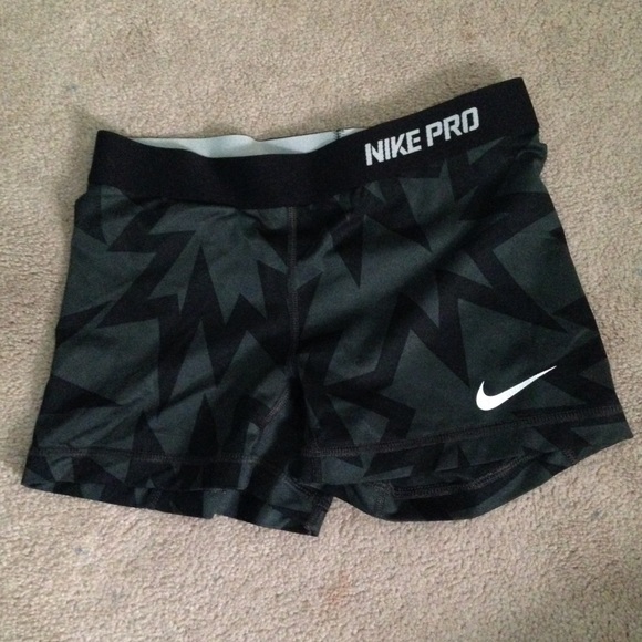 Nike pro