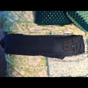 Size 5 hollister skinny jeans, barley worn.