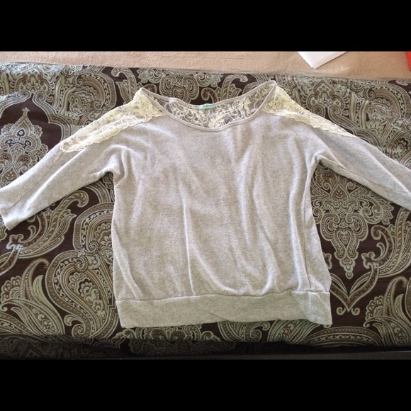 Maurice's top