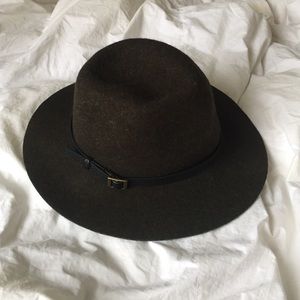 SALE! Hunter green wool felt hat, size M/L