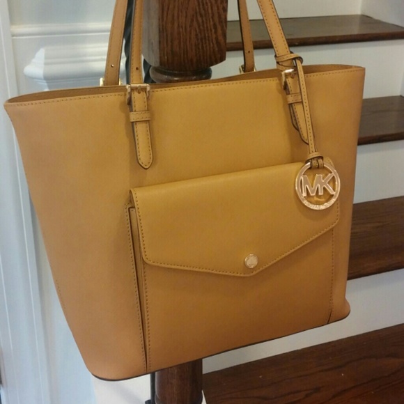 Additional shots MK Tote - Picture 4 of 4